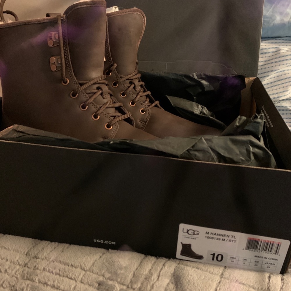 Mens size 10 Ugg boots